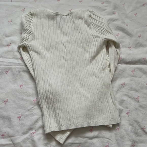 White long sleeve sweater - Picture 3 of 3